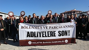 Malatyalı Avukatlardan adliye binası eylemi 