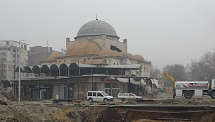 Söğütlü Camii'nde yıkım başladı 