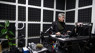 Depremde hizmet binaları yıkılan radyocular "ses" vermek için mücadele ediyor 