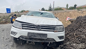 Kontrolden çıkan cip yol kenarına savruldu: 4 yaralı 