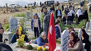 Malatya'da mezarlıkta hüzünlü bayram 