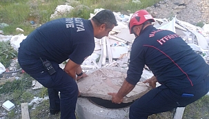 Rögara düşen köpek kurtarıldı 