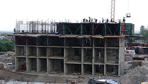 Akçadağ çarşısında inşaatlar yükseliyor 