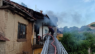Hekimhan'da ev yangını 