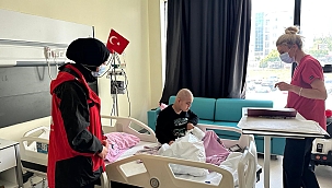 Onkoloji Hastanesi'nde tedavi gören çocuklara moral ziyareti 