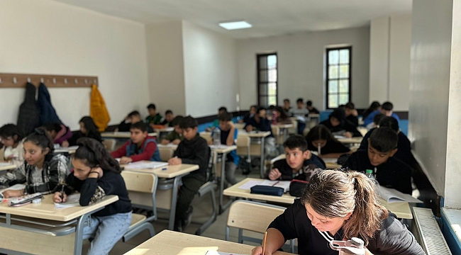 Büyükşehir Belediyesi bin 500 öğrenciye deneme sınavı yaptı