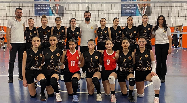 Malatya'da genç kızlar voleybol şampiyonları belli oldu 