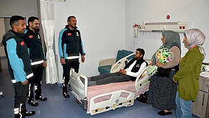 Geçirdiği boğulma tehlikesi sonrası kurtulamayacağı söylenen genç yaşama tutundu 