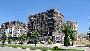 Orta hasarlı binaların ruhsat başvuru süresi uzatıldı 