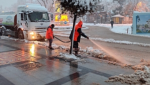 Büyükşehir Belediyesinden yoğun kar mesaisi