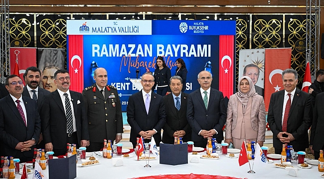 Kent protokolü bayramlaştı 