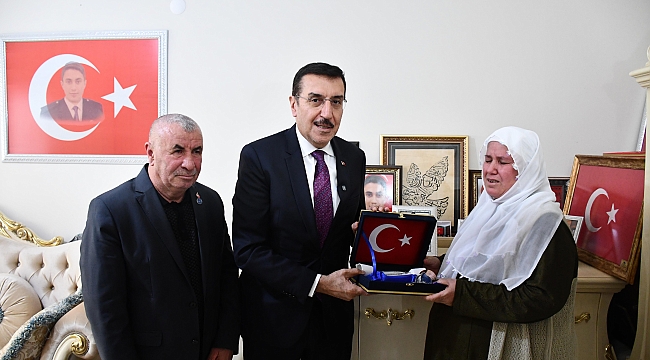 Tüfenkci şehit ailelerini ziyaret etti