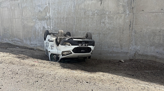 Akçadağ Belediyesi'ne ait hafif ticari araç devrildi: 1 yaralı 