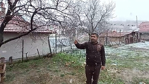 Akçadağ'da kar yağışı kayısı kayısı bahçelerini beyaza bürüdü 