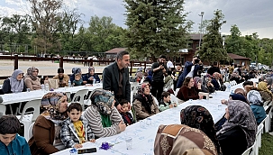 Akçadağ'da Anneler Günü programı düzenlendi