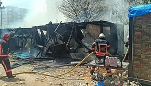 Malatya'da şantiyede konteyner yangını 