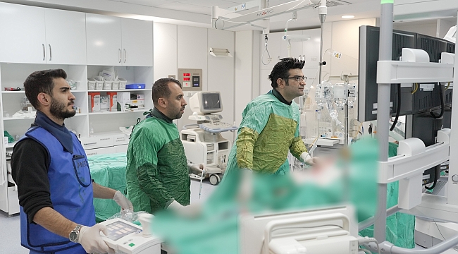 MEAH'ta aynı günde 3 hastaya kalp deliği kapatma işlemi yapıldı 