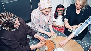 Mutfağa girdi "sarma köfte yaptı"