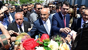 Bakan Kurum'dan Başkan Er ve Meclis Üyelerine Teşekkür 