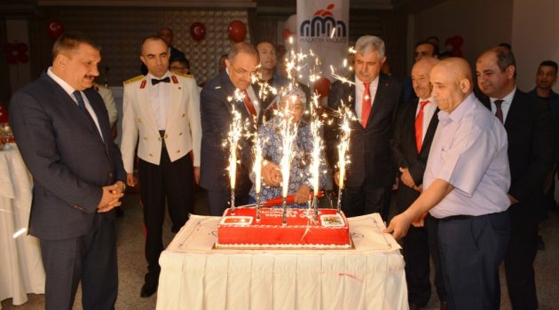 "Türk milletinin gayreti iledir"