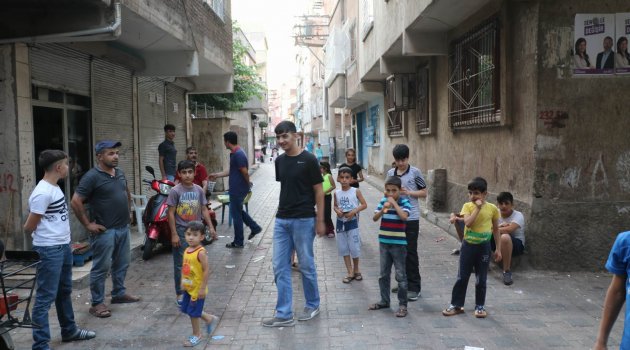 4 çocuğu taciz ettiği ileri sürülen şahsa mahalle dayağı