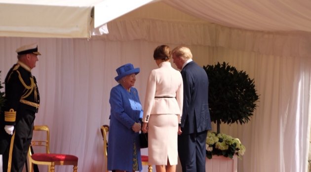 ABD Başkanı Trump, Kraliçe Elizabeth ile bir araya geldi