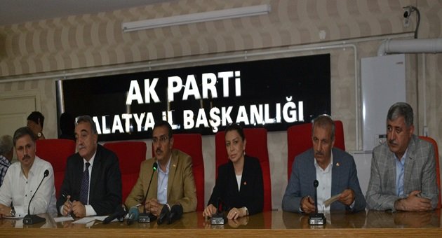 AK Parti Malatya İl Teşkilatı'nda Kutlama