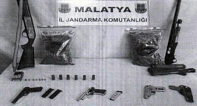 Akçadağ'da esrar ve silahlar ele geçirildi
