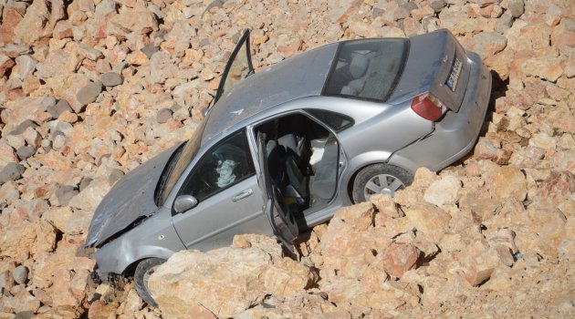 Otomobil şarampole uçtu: 5 yaralı