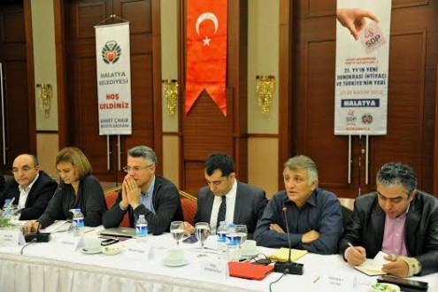 Akdoğan: AK Parti, yüksek siyaset konularına el attı !