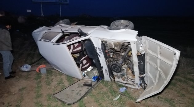 Aksaray'da otomobil tarlaya uçtu: 1'i çocuk 4 yaralı