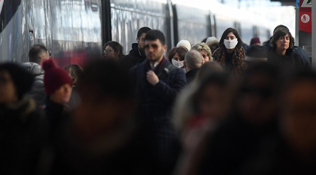 Almanya'da maske takmayan yolculara 150 euro para cezası