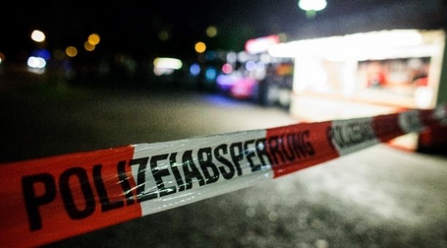 Almanya'da otobüs devrildi 1 ölü, 20 yaralı