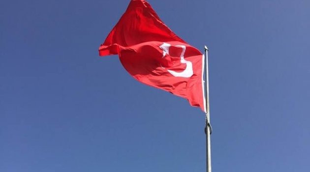 Arapgir'e dev Türk Bayrağı dikildi