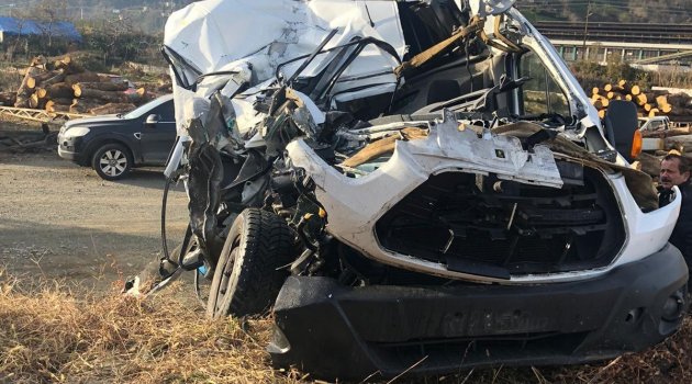 Artvin'de trafik kazası: 1 ölü 1 yaralı