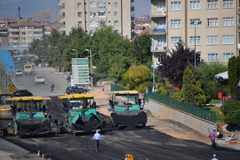 ASFALT SERİMİNDE BİR REKOR