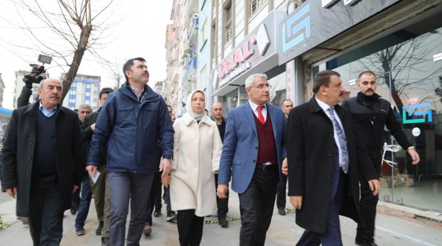 Bakan Kurum deprem bölgesinde