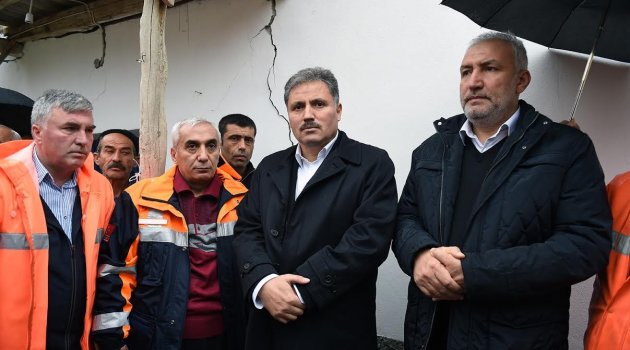 Başkan Çakır, Deprem Bölgesini Ziyaret Etti