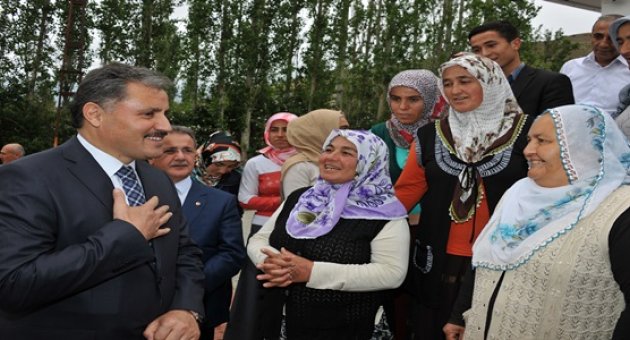 Başkan Çakır Kuluncak'da incelemelerde bulunuldu