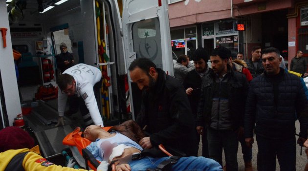 Bilecik'te karnından bıçaklanan şahıs ağır yaralandı