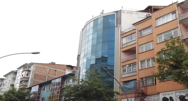 Binanın 6. Katına Çıkıp İntihar etmek istedi