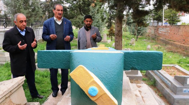 "Bir damdan bir dama atlarken düşerek vefat etmiş"