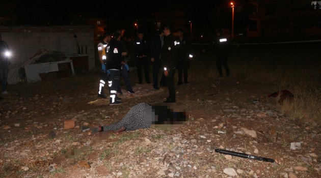  Boş arazide silahla göğsünden vurulan 2 kadın öldü