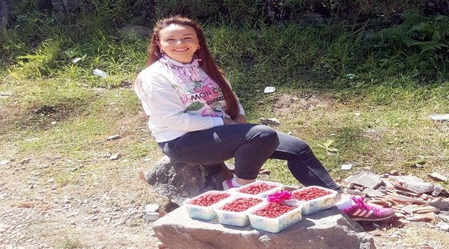 Bu çileğin kilosu 100 TL