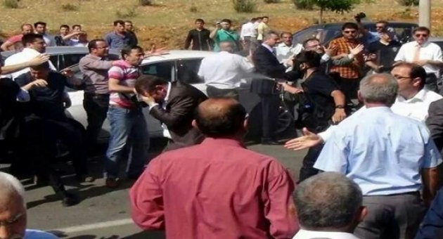 Bu Polislere Kim Emir verdi,Bu Tezgâhı Kim kurdu?