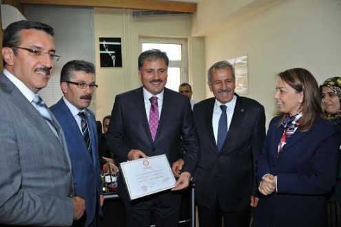 AHMET ÇAKIR MAZBATASINI ALARAK GÖREVE BAŞLADI