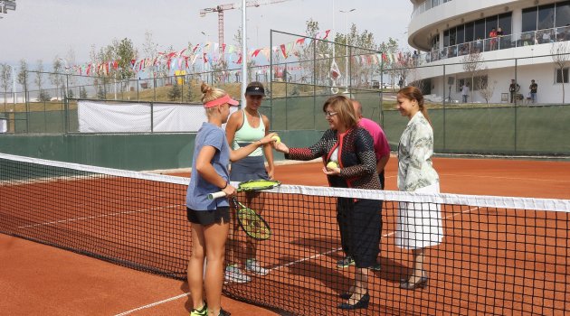 Büyükşehir'in ev sahipliğindeki tenis şampiyonası başlıyor