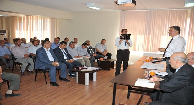 Hizmet için hiçbir mazeretin arkasına sığınamayız