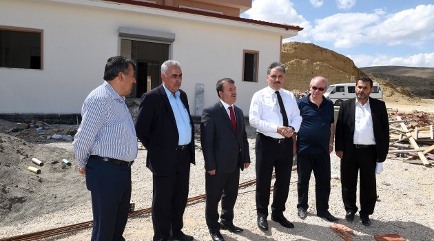 Başkan Çakır, Mezbahane Binasında İncelemelerde Bulundu