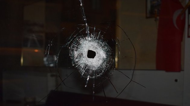 Çay ocağını kurşunladı: Silahım tutukluk yapmasaydı..